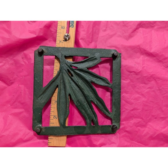 Vintage trivet cast metal Jalapenos Jalapeno Peppers Pepper - Picture 2 of 2